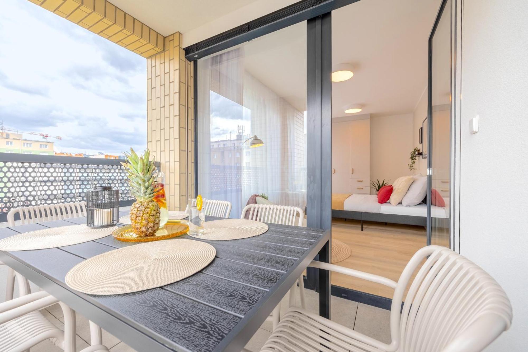 Апартаменты Bright 2Br - 5Th Floor, Balcony, Free Parking By Gravity Прага Экстерьер фото