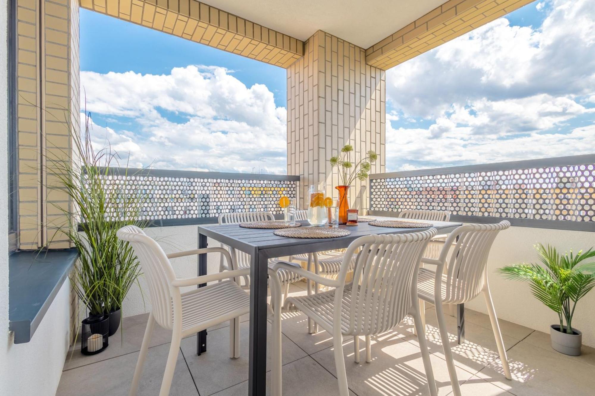 Апартаменты Bright 2Br - 5Th Floor, Balcony, Free Parking By Gravity Прага Экстерьер фото