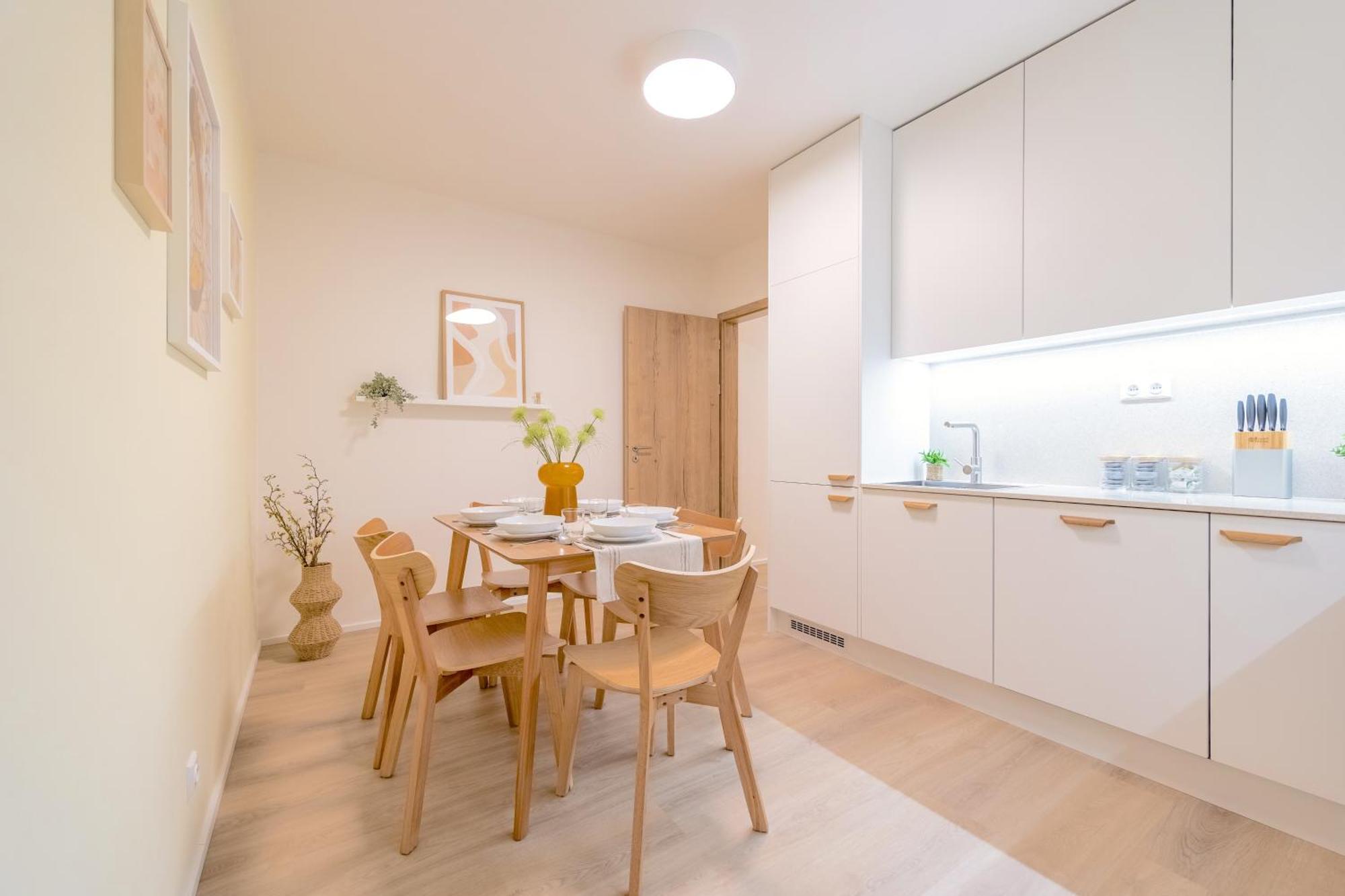 Апартаменты Bright 2Br - 5Th Floor, Balcony, Free Parking By Gravity Прага Экстерьер фото