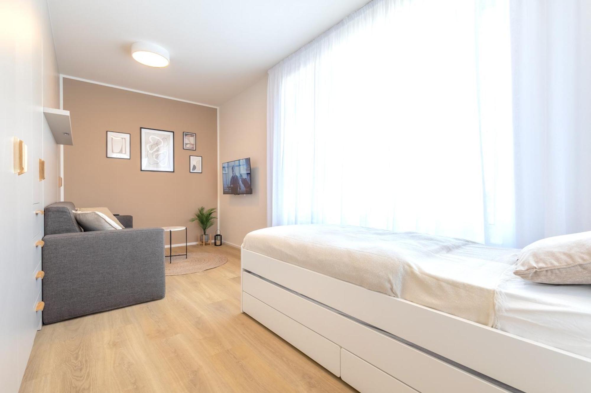 Апартаменты Bright 2Br - 5Th Floor, Balcony, Free Parking By Gravity Прага Экстерьер фото